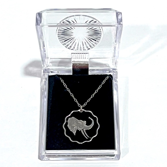 NIB Elephant Pendant & Chain Swaziland Sterling Silver - Picture 3 of 4